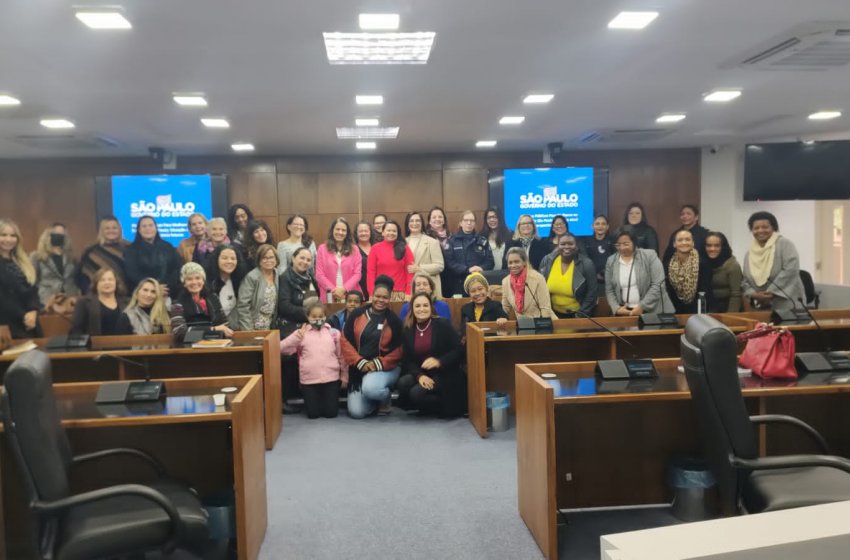 JAGUARIÚNA PARTICIPA DE REUNIÃO DA CÂMARA TEMÁTICA DE POLÍTICAS PARA MULHERES DA RMC EM ITATIBA