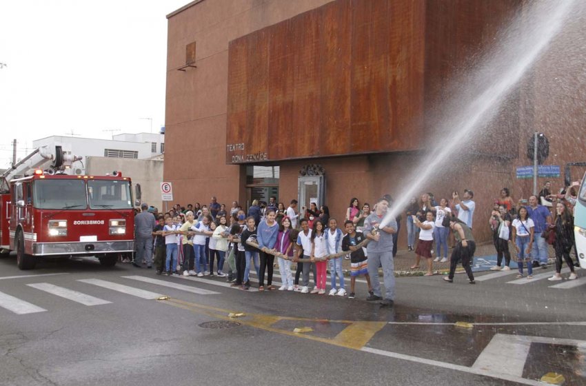 PROJETO BOMBEIRO NA ESCOLA É SUCESSO EM ESCOLAS MUNICIPAIS DE JAGUARIÚNA