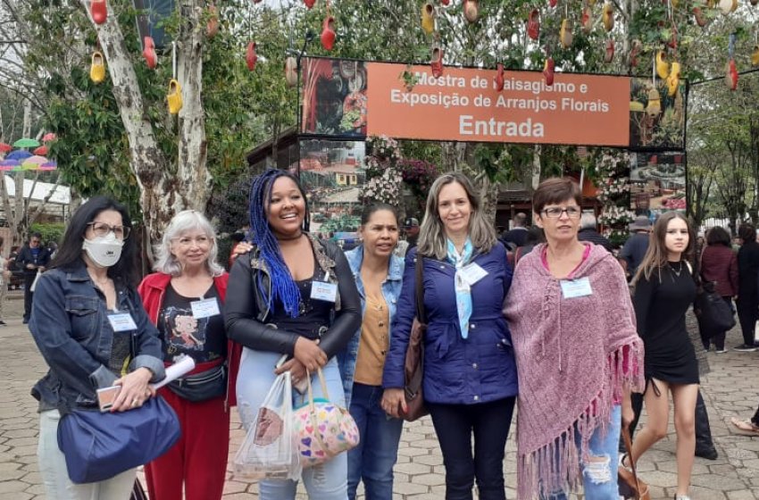 GRUPO DO SERVIÇO DE CONVIVÊNCIA DE VÍNCULOS DO CRAS NASSIF VISITA EXPOFLORA