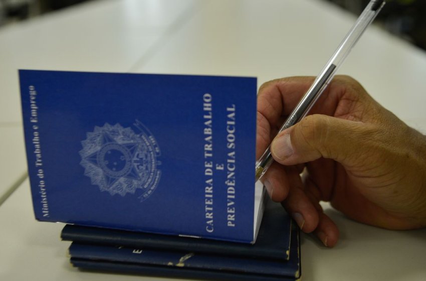 JAGUARIÚNA FECHA 2022 COM A CRIAÇÃO DE MAIS DE MIL NOVAS VAGAS DE TRABALHO