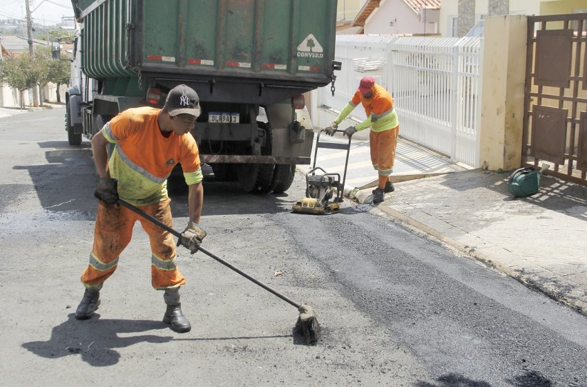 O TRABALHO NÃO PARA: OPERAÇÃO TAPA-BURACOS NO SÃO JOÃO E MAUÁ 