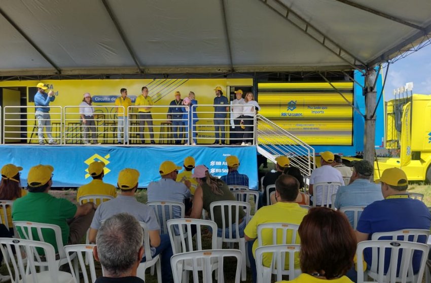 PREFEITURA FIRMA PARCERIA COM BB E EMBRAPA PARA CAPACITAÇÃO DE PRODUTORES RURAIS