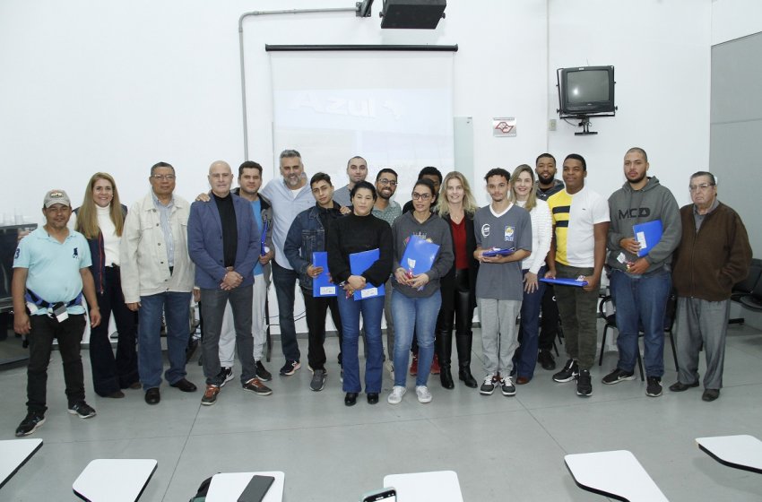 DEZ MORADORES DE JAGUARIÚNA SÃO SELECIONADOS PARA CURSO DA AZUL LINHAS AÉREAS