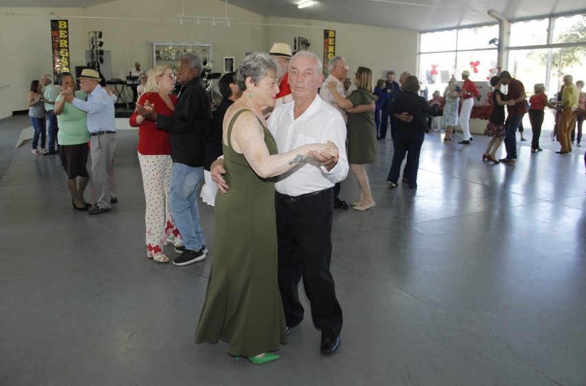 NESTA QUINTA-FEIRA TEM BAILE DA TERCEIRA IDADE NO PARQUE SERRA DOURADA