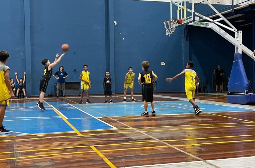 BASQUETE DE JAGUARIÚNA ENFRENTA EQUIPE DE SANTA BÁRBARA D´OESTE NESTA TERÇA