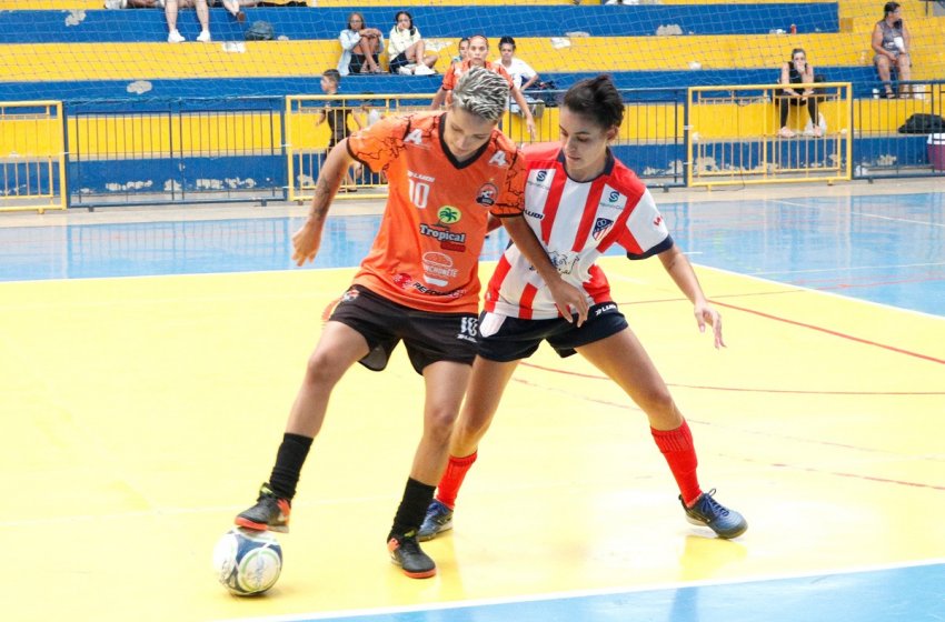PODEROSAS E ADAGA ESTÃO NO TOPO DA CLASSIFICAÇÃO DO FUTSAL FEMININO