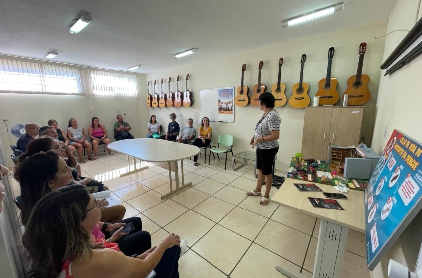 PALESTRA NO CRAS NASSIF DESTACA PREVENÇÃO À DENGUE