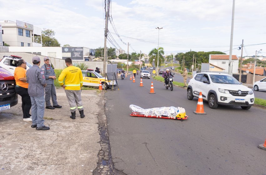 PREFEITURA REALIZA SIMULAÇÃO DE ACIDENTE DE TRÂNSITO NA AVENIDA PINTO CATÃO