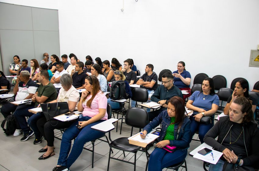 PAT TEM INCRIÇÕES ABERTAS PARA CURSOS GRATUITOS DE ASSISTENTE DE LOGÍSTICA E ATENDIMENTO EM LANCHONETE 