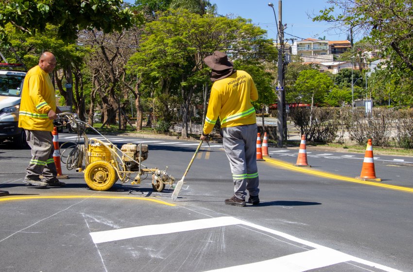 MOBILIDADE URBANA REALIZA PINTURA DE SINALIZAÇÃO DE SOLO NESTA QUARTA