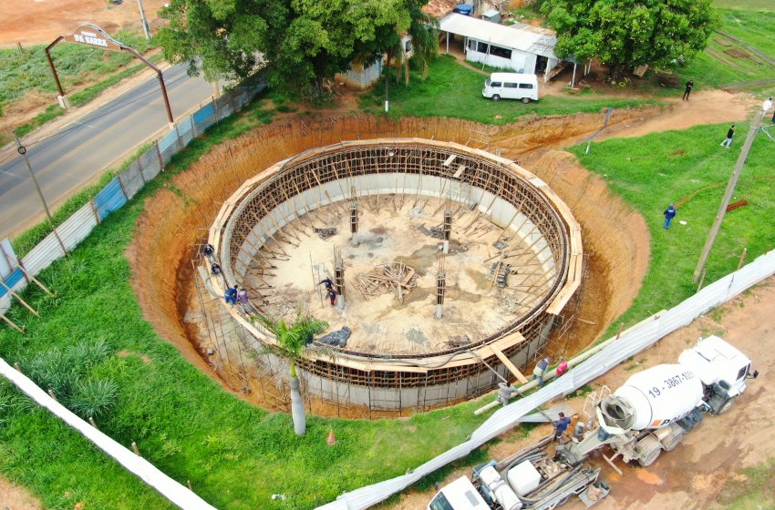 CONCRETAGEM DO NOVO RESERVATÓRIO DE ÁGUA NA FAZENDA DA BARRA ENTRA NA FASE FINAL