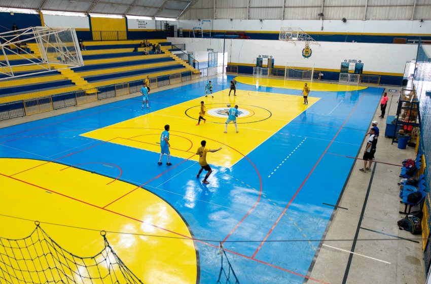 QUARTAS DE FINAL MOVIMENTAM TAÇAS PRATA E OURO DE FUTSAL