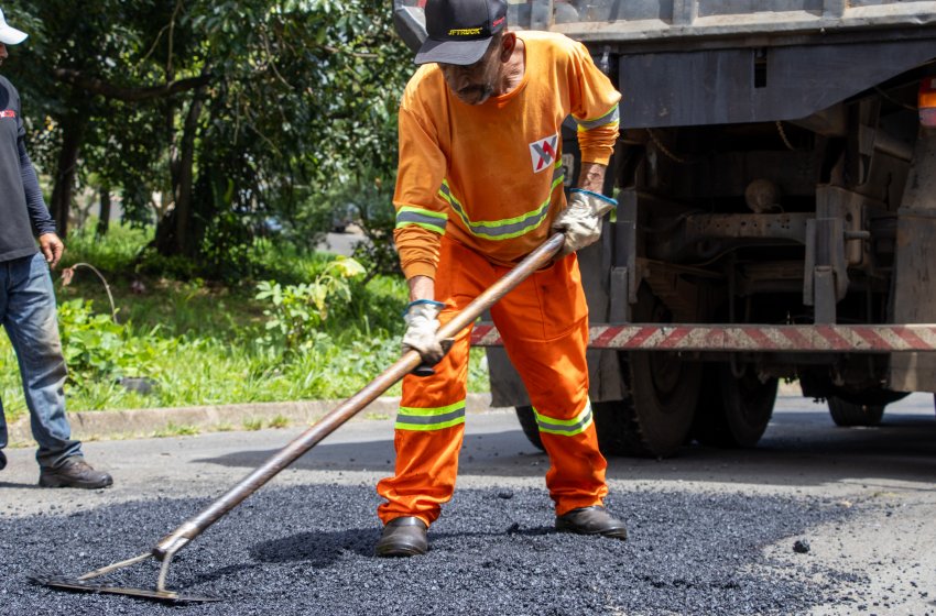 PREFEITURA REALIZA OPERAÇÃO TAPA-BURACOS NESTA QUINTA