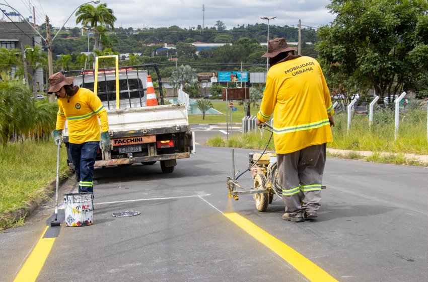 PREFEITURA EXECUTA SINALIZAÇÃO DE SOLO NO BAIRRO CRUZEIRO DO SUL 
