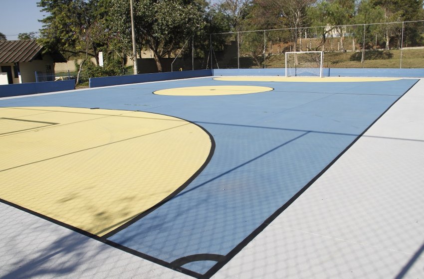 PREFEITURA DE JAGUARIÚNA CONCLUI REVITALIZAÇÃO DE QUADRAS DO PARQUE SERRA DOURADA