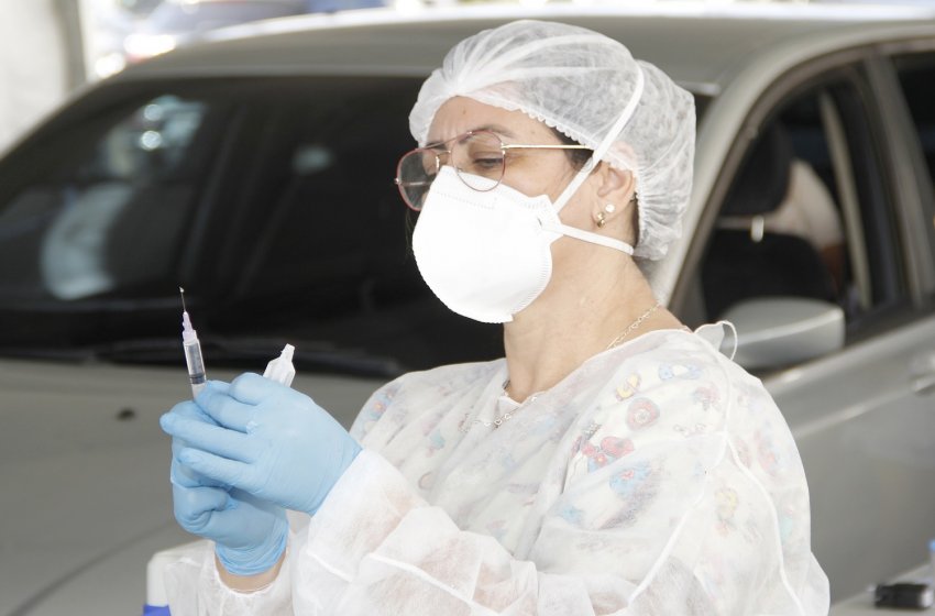 APLICAÇÃO DA VACINA CONTRA O CORONAVÍRUS ESTÁ PARCIALMENTE SUSPENSA 