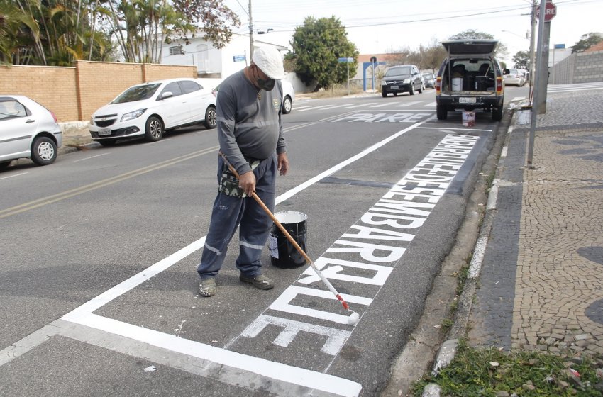 PREFEITURA DE JAGUARIÚNA REALIZA SINALIZAÇÃO DE SOLO NA REGIÃO CENTRAL