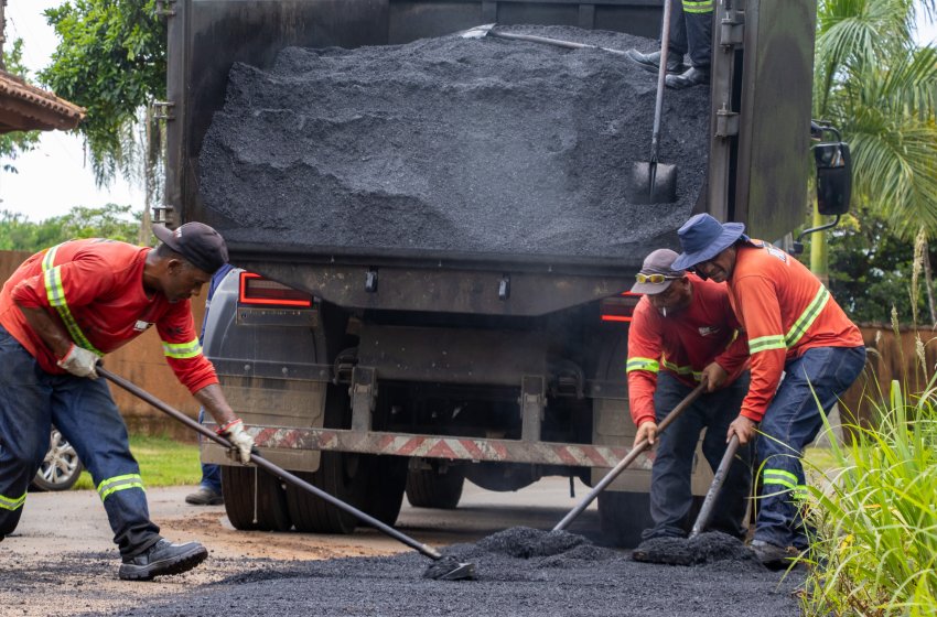 PREFEITURA REALIZA OPERAÇÃO TAPA-BURACOS NESTA QUINTA