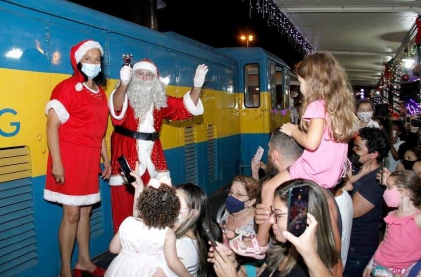 CHEGADA DO PAPAI NOEL DE MARIA FUMAÇA ABRE O NATAL DE JAGUARIÚNA 