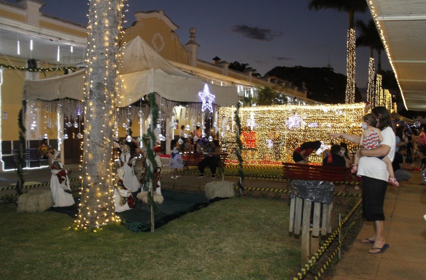CONFIRA A PROGRAMAÇÃO DO NATAL DE JAGUARIÚNA ATÉ SEXTA-FEIRA