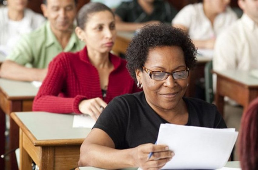 INSCRIÇÃO E REMATRÍCULA PARA A EDUCAÇÃO DE JOVENS E ADULTOS DO ENSINO FUNDAMENTAL JÁ PODEM SER REALIZADAS